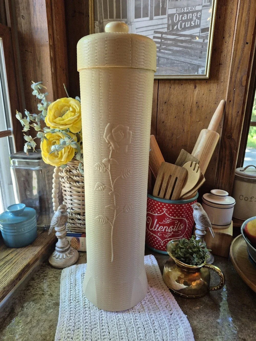 Vtg. Mid-Century Breamco Rose Blow Mold Toilet Paper Holder Faux Wicker Pattern